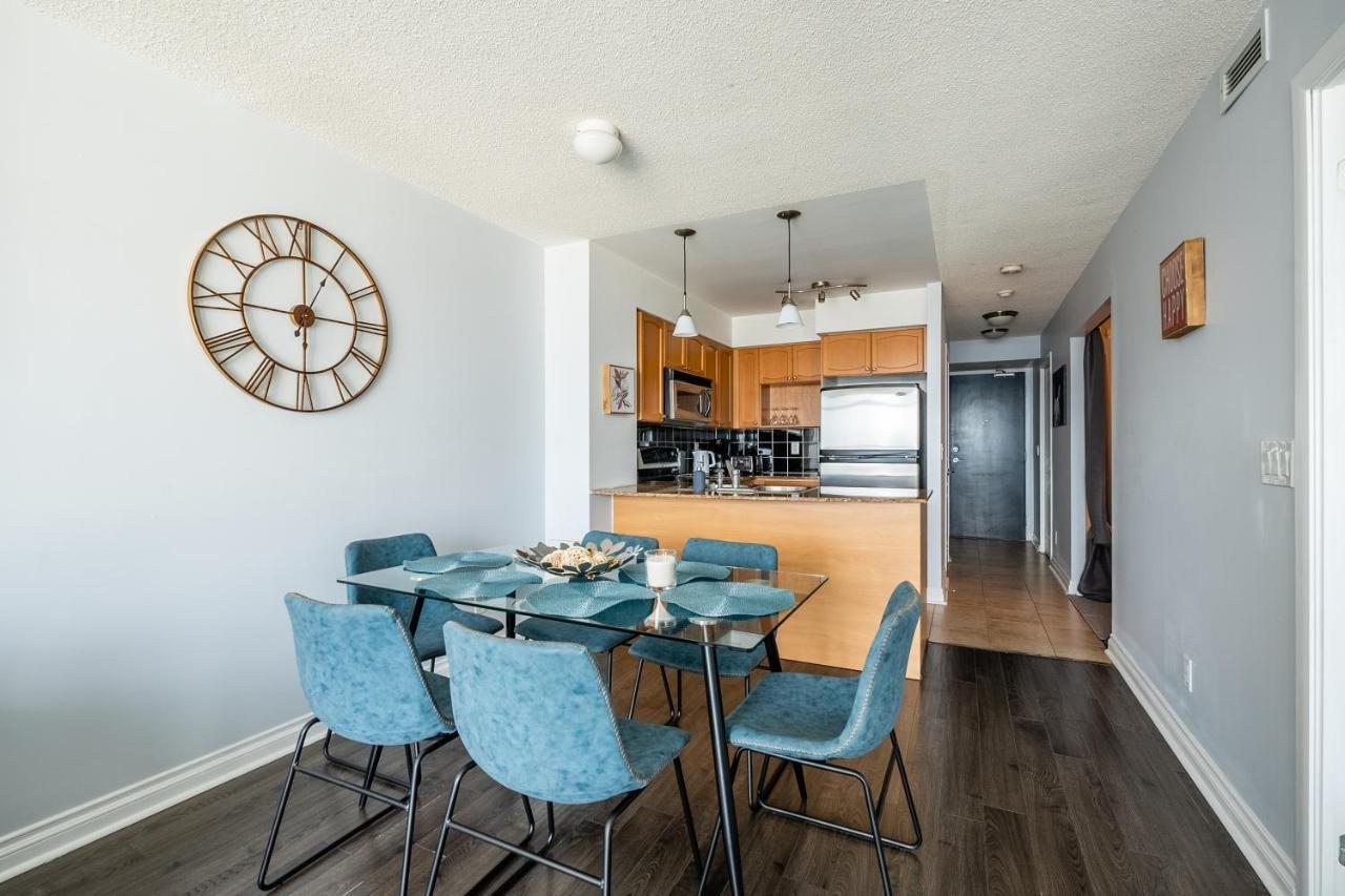 Globalstay Yonge St Condos トロント エクステリア 写真