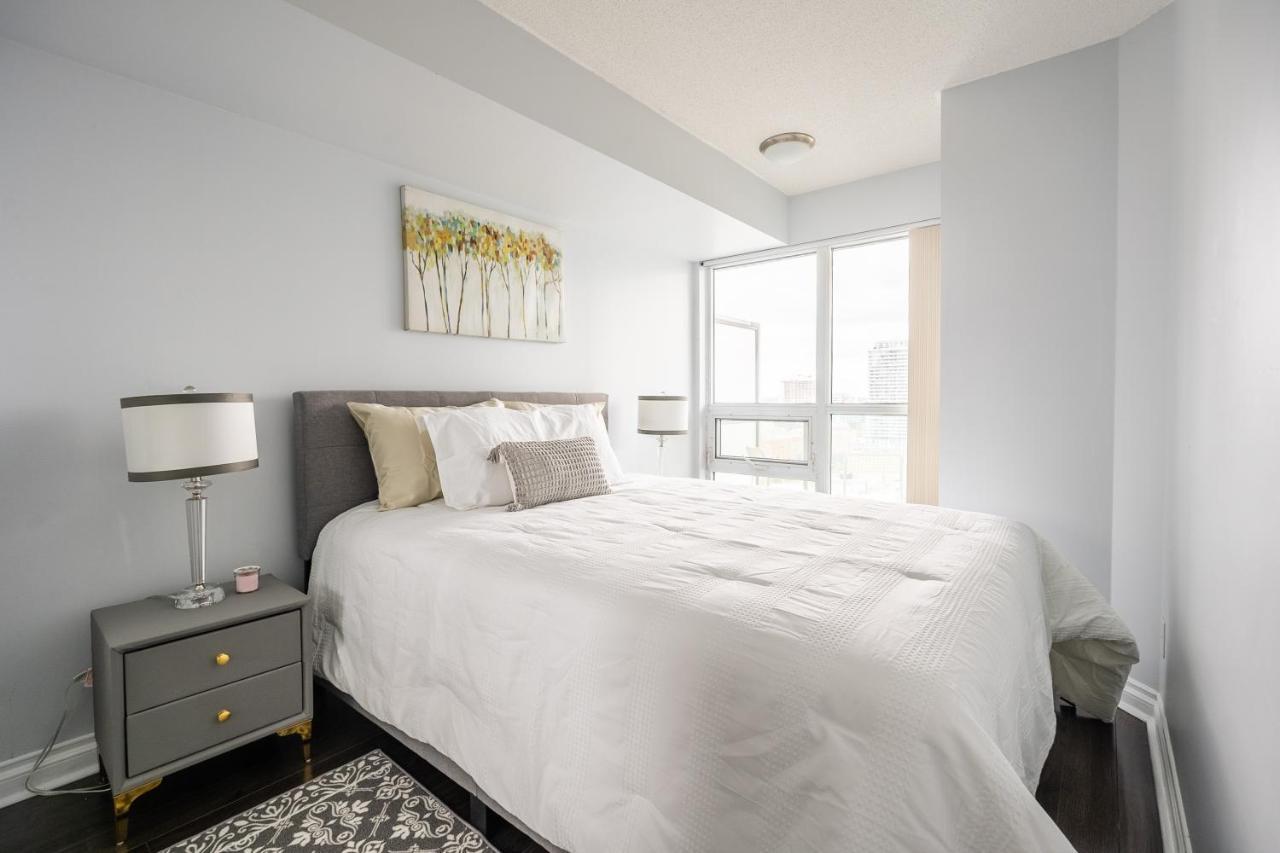 Globalstay Yonge St Condos トロント エクステリア 写真