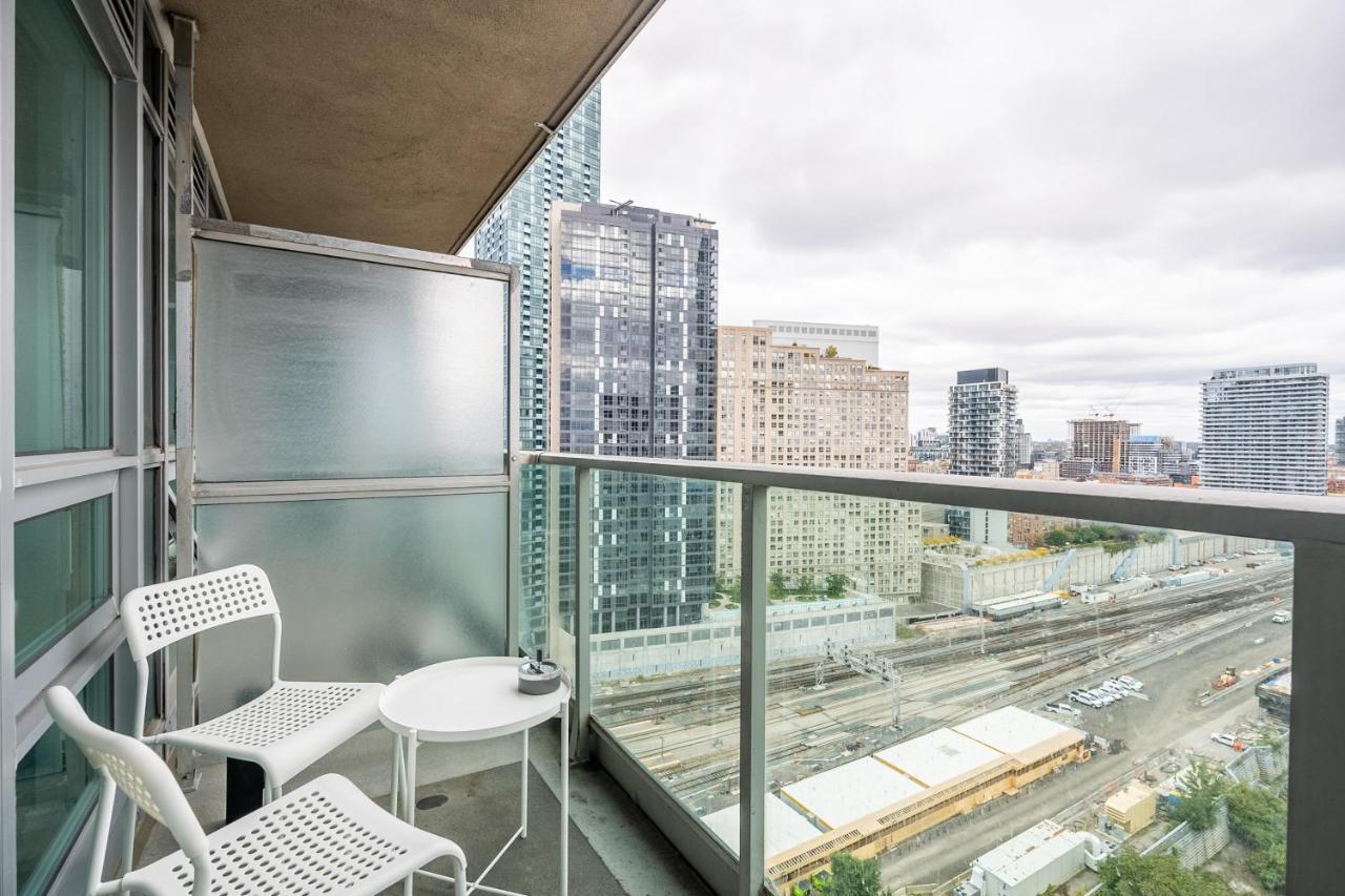 Globalstay Yonge St Condos トロント エクステリア 写真