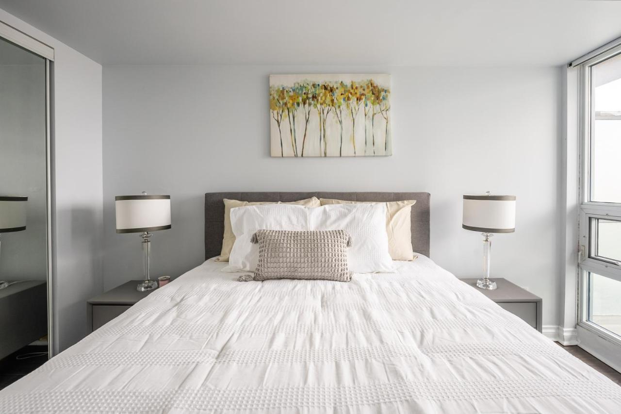 Globalstay Yonge St Condos トロント エクステリア 写真