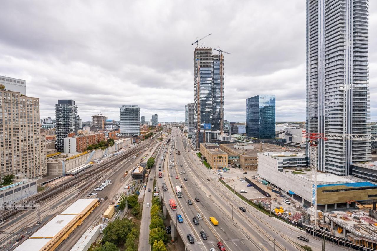 Globalstay Yonge St Condos トロント エクステリア 写真