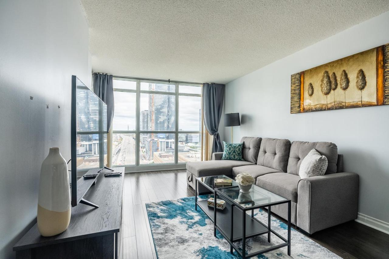 Globalstay Yonge St Condos トロント エクステリア 写真